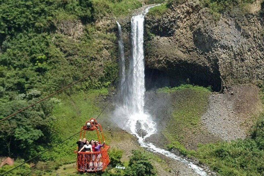 Manto de la Novia in Baños