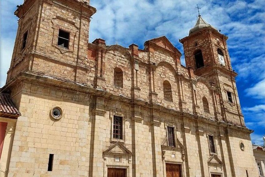 Guatavita Lake & Salt Cathedral Tour. 3
