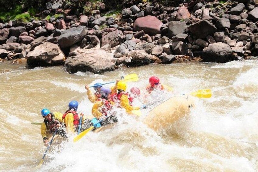 Cusco Rafting 1
