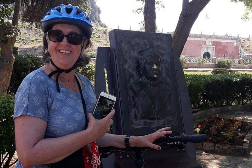 The Pink Bike Tour: Visit the "Durrells Garden 4