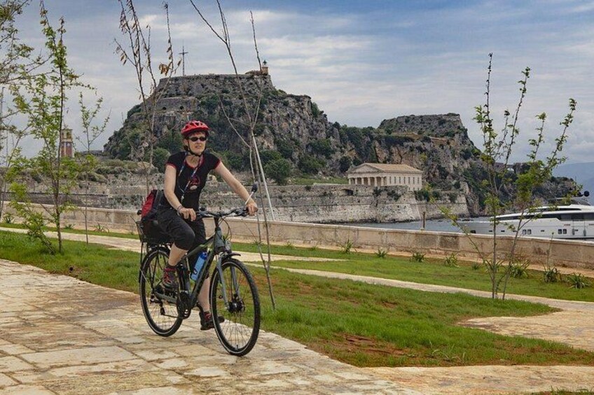 Bicycle around Corfu Town as a Local! 5