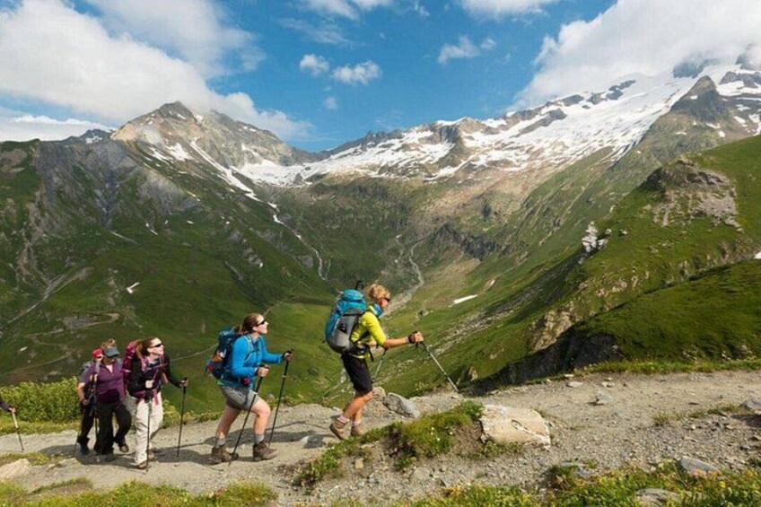 1 day CARPATHIAN PEAKS & CHALETS hike 1