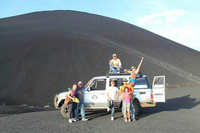 Cerro Negro and Volcano Sand Boarding from León 3