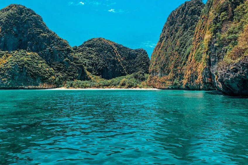 Maya Bay At Phi Phi Ley 4