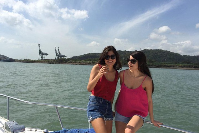 Private Fishing & Scenic Cruise – 27ft Proline | Panama Bay 1