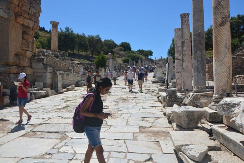 curetes street 4