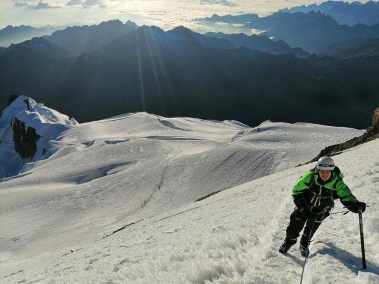 Huayna potosi 6088m. 2 day Climb