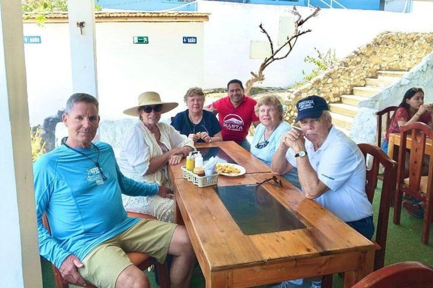 Panama Hat Maker, Artisan goods, Museum, Beachfront local Cuisine. SHORE TOUR 5