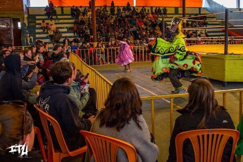 Cholitas Wrestling/Cholitas Luchadoras