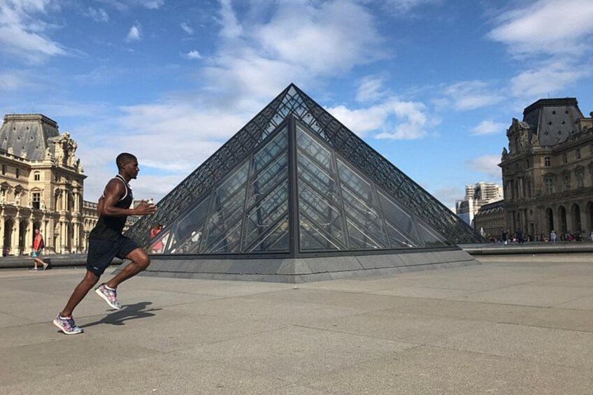 Sunrise Run & Sightseeing in Paris 1
