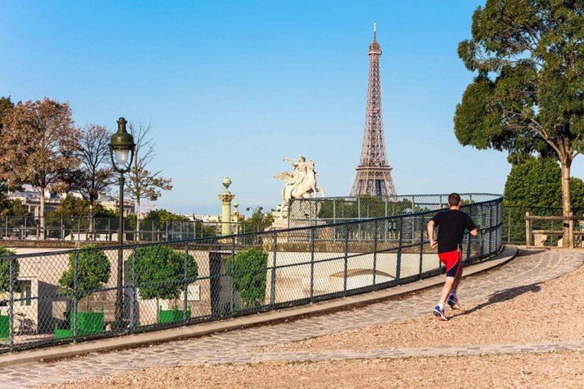 Sunrise Run & Sightseeing in Paris 5