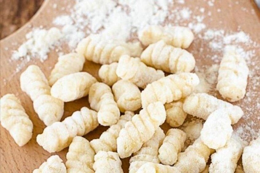 Small-Group Cooking Class in Positano: Gnocchi, Tiramisù & Drinks 2