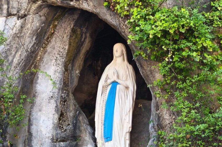 Experience Lourdes with a private Tour and Convenient Transport 4