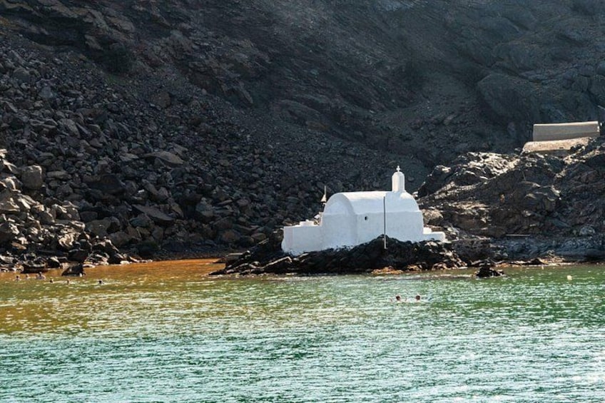 The Warm Springs of Palea Kameni Island, accesible only by swimming about 100 meters of open water. 2