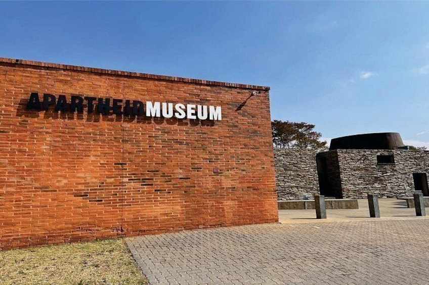 Soweto & Apartheid Museum Full-Day Tour 4