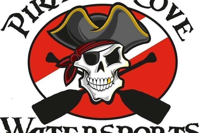 Un cráneo con sombrero de pirata y espadas cruzadas, con el texto 'Pirate Cove Watersports' a su alrededor. 2