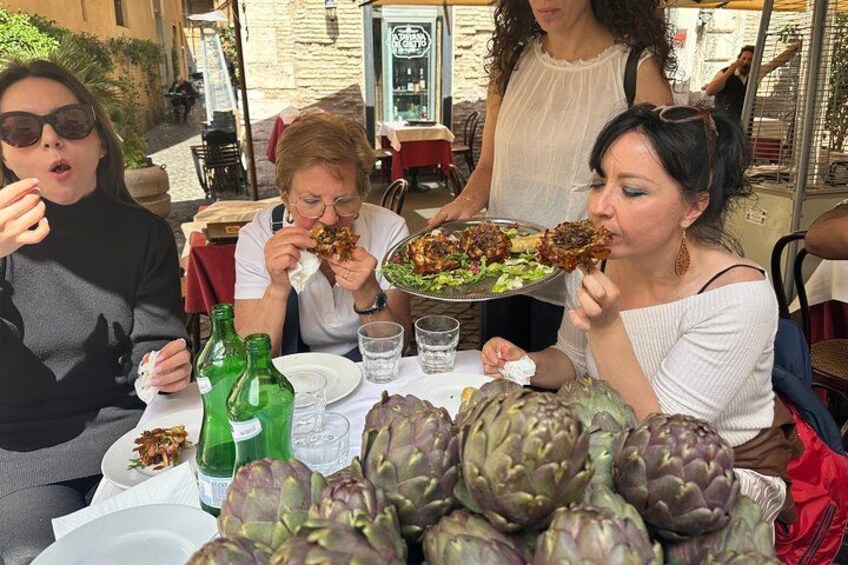 Tasting famous Roman artichokes 5