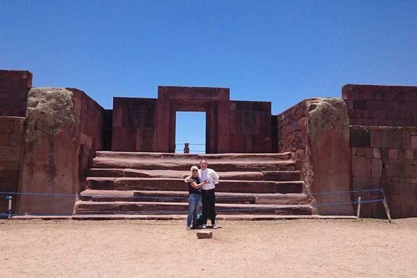 From La Paz:Tiwanacu and Titicaca lake in one day. 2