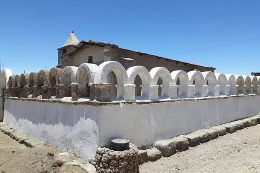 Private 1D 1N Trip from La Paz to Uyuni Salt Flats by Air. 3