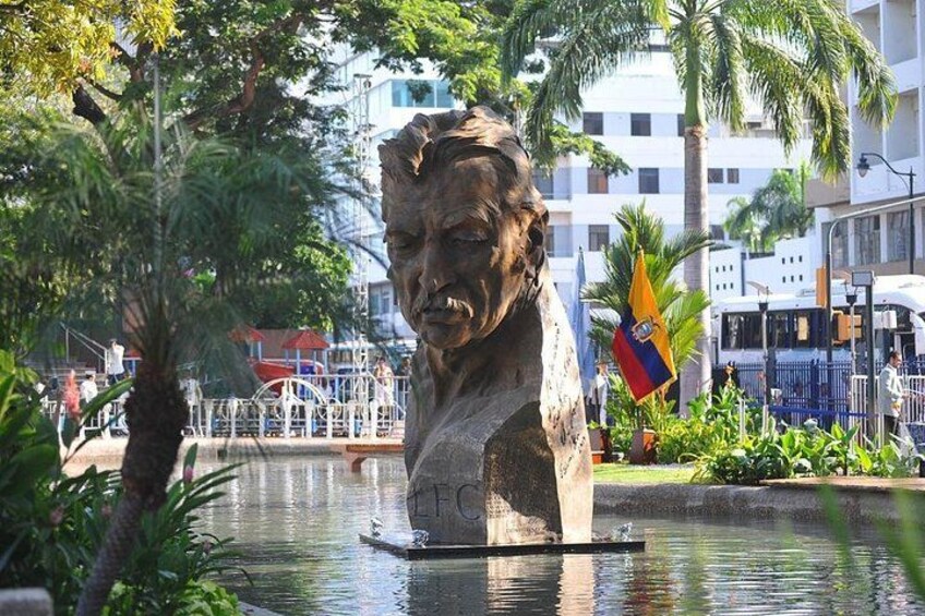 Monument to Leon Febres Cordero, former mayor of the city 5