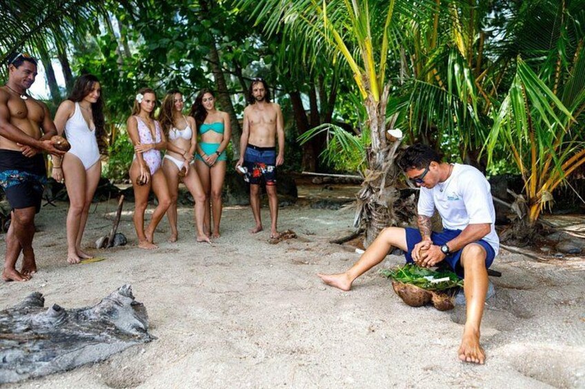 Bora Bora private boat adventure
Bora Bora snorkeling adventure
Fish watching adventure Bora Bora
Coral reef adventure Bora Bora
Bora Bora adventure tour jet ski
Bora Bora lagoon adventure 3
