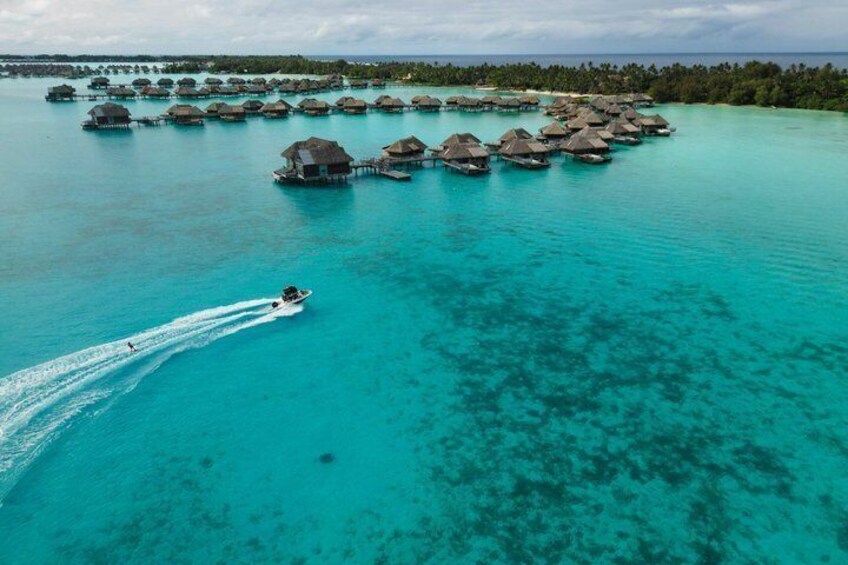 Bora Bora Watersports Center : Wakeboard-Ski-Tube-Foil 1