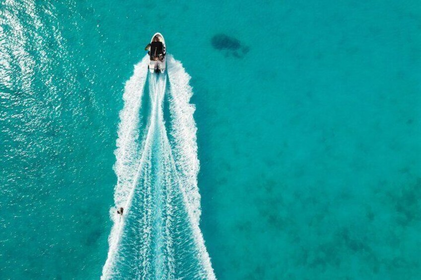 Bora Bora Watersports Center : Wakeboard-Ski-Tube-Foil 3