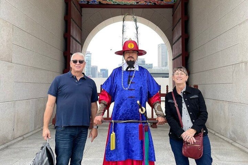 Seoul Day Tour: Gyeongbokgung Palace, N Seoul Tower, Insadong 2