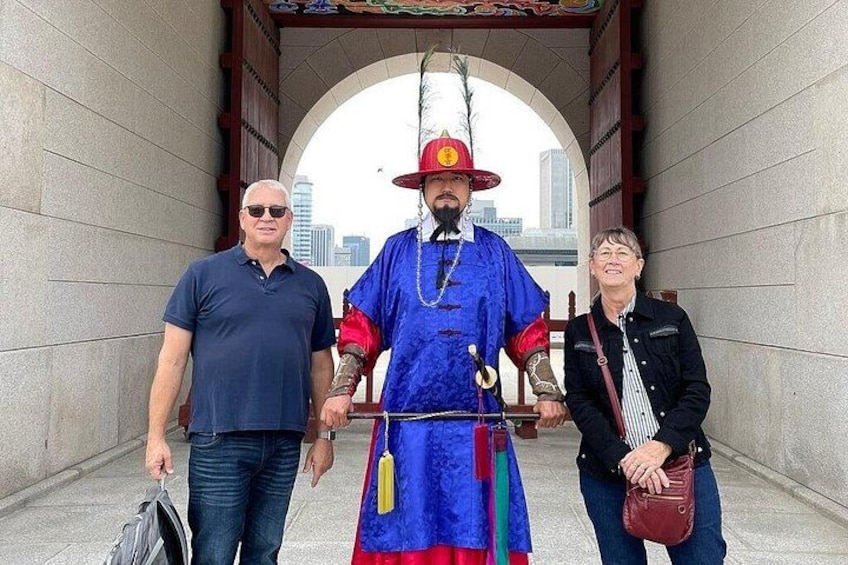 Seoul Day Tour: Gyeongbokgung Palace, N Seoul Tower, Insadong 3