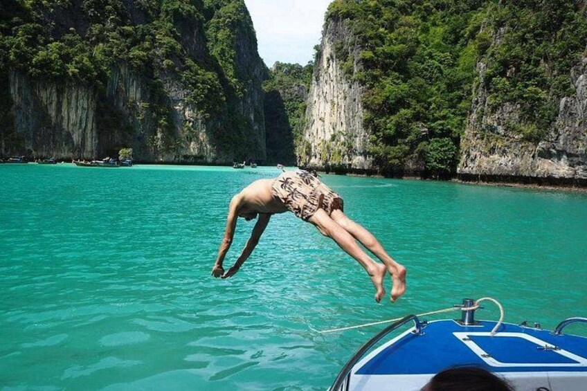 Phi Phi & Maya Bay PREMIUM Trip by Speedboat: Full Food & Pickup 5