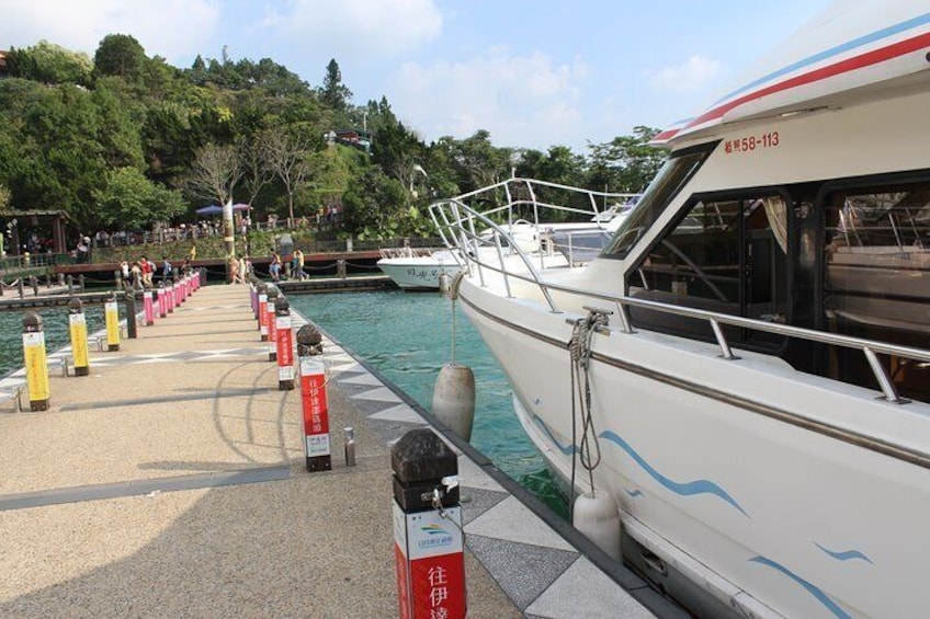 1-day Tour to Sun Moon Lake from Taipei by High Speed Rail 4