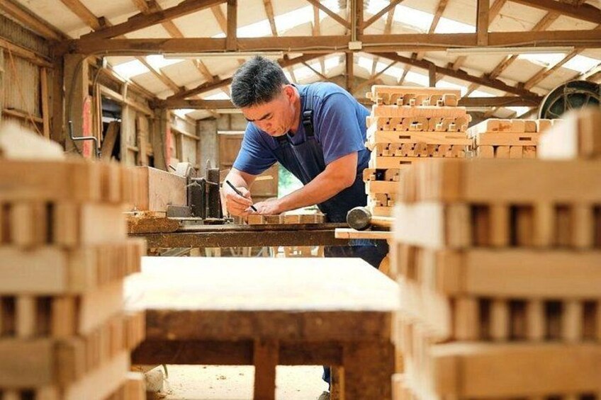 Learn about woodworking from Daxi's local wood masters 4