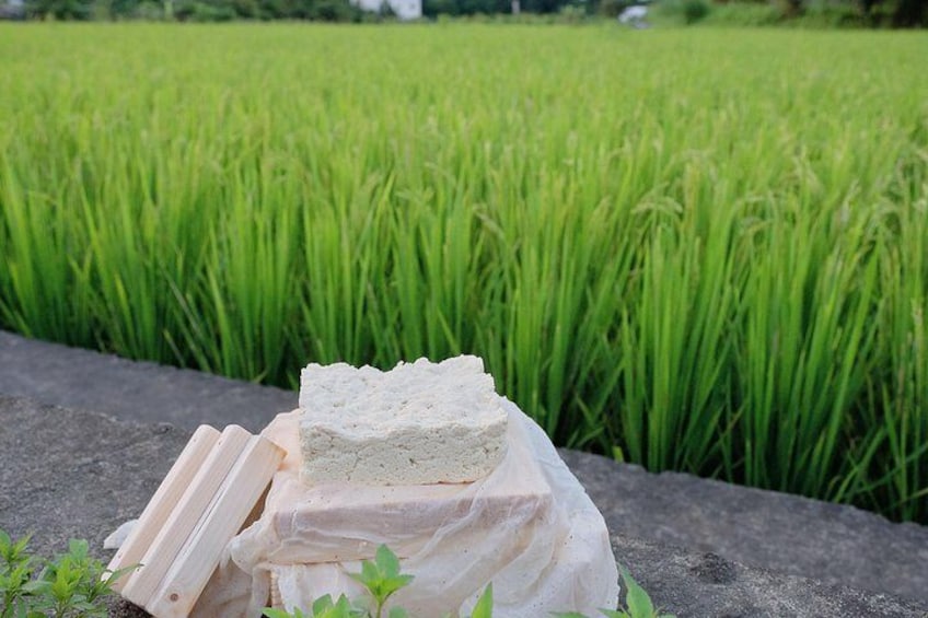 Use your wooden tofu mold to make authentic Daxi tofu