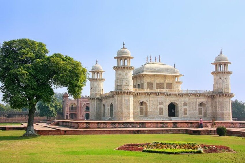 Itmad-Ud-Daulah (Baby Taj) 3