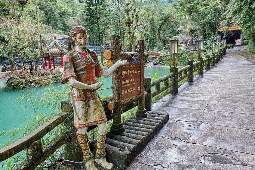 Wulai Nature Tour: Scenic Train, Waterfalls & Indigenous Cuisine 4