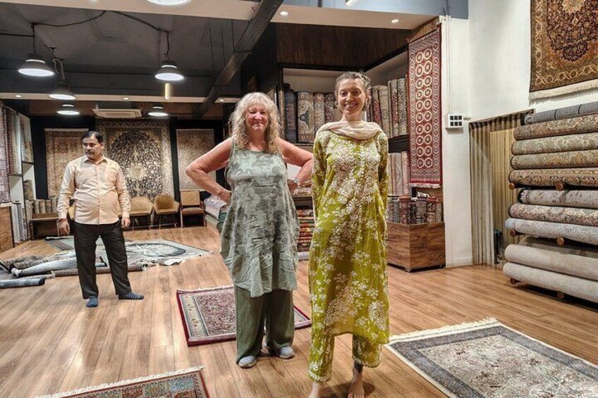 Private Delhi Shopping Tour with Expert Female Consultant 3