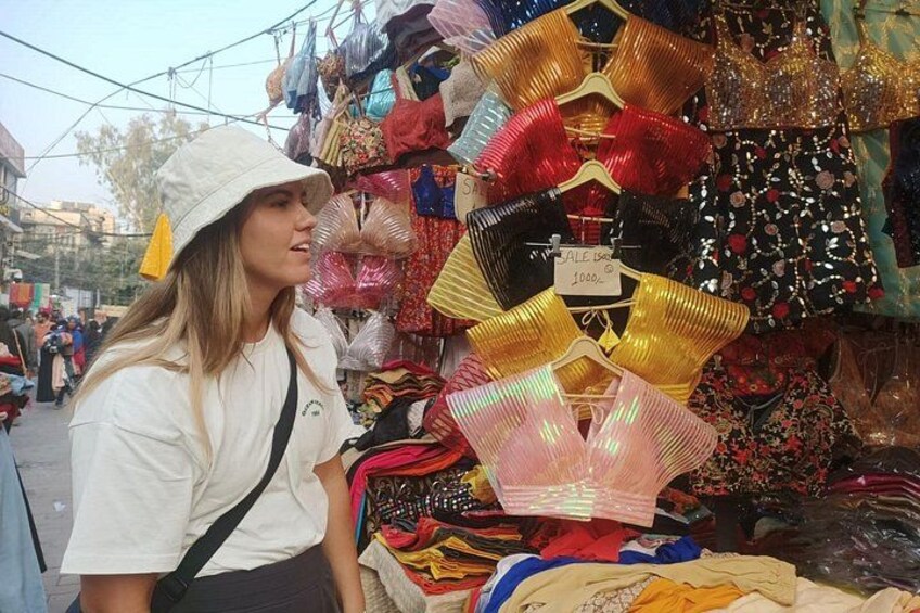 Private Delhi Shopping Tour with Expert Female Consultant 2
