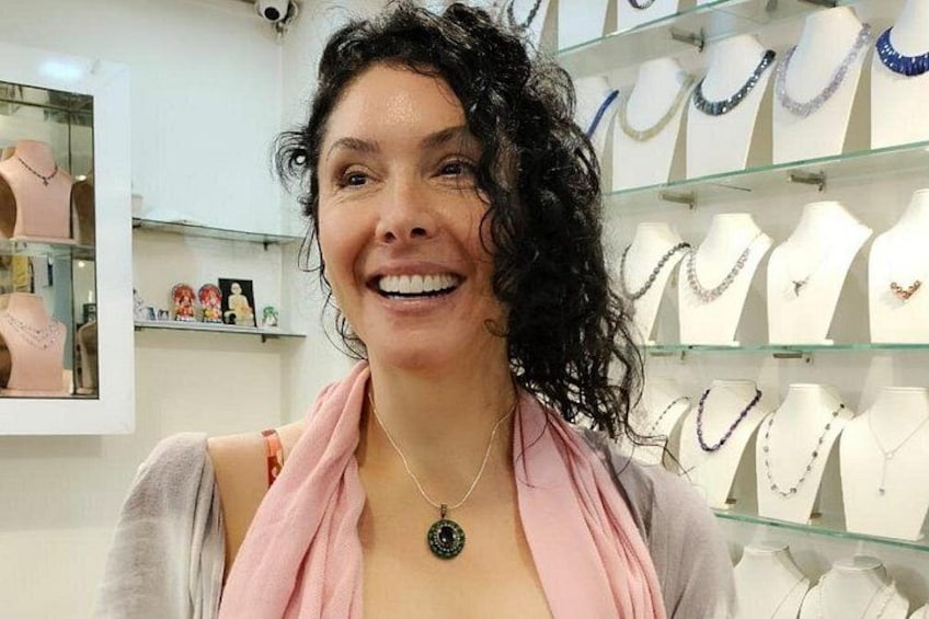 Private Delhi Shopping Tour with Expert Female Consultant 2