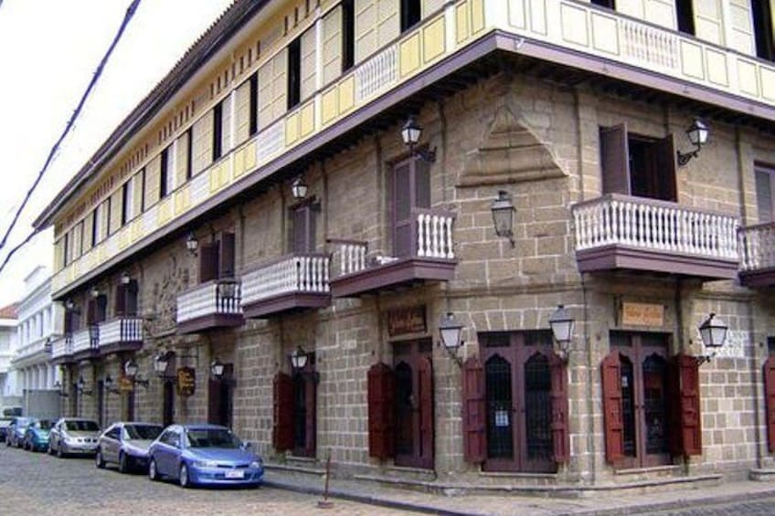 Casa Manila 1