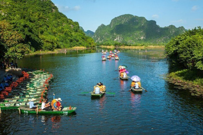 Ninh Binh Day Tour from Hanoi with Boat and Bike 4