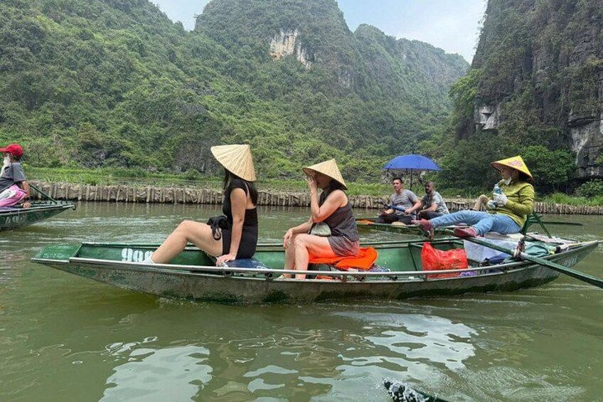 Boat trip in Tam Coc 4