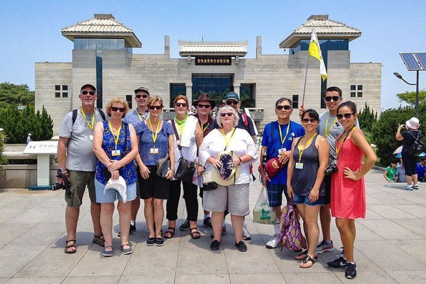 Mini Group Xian Day Tour to Terracotta Army, City Wall, Pagoda and Muslim Bazaar 2