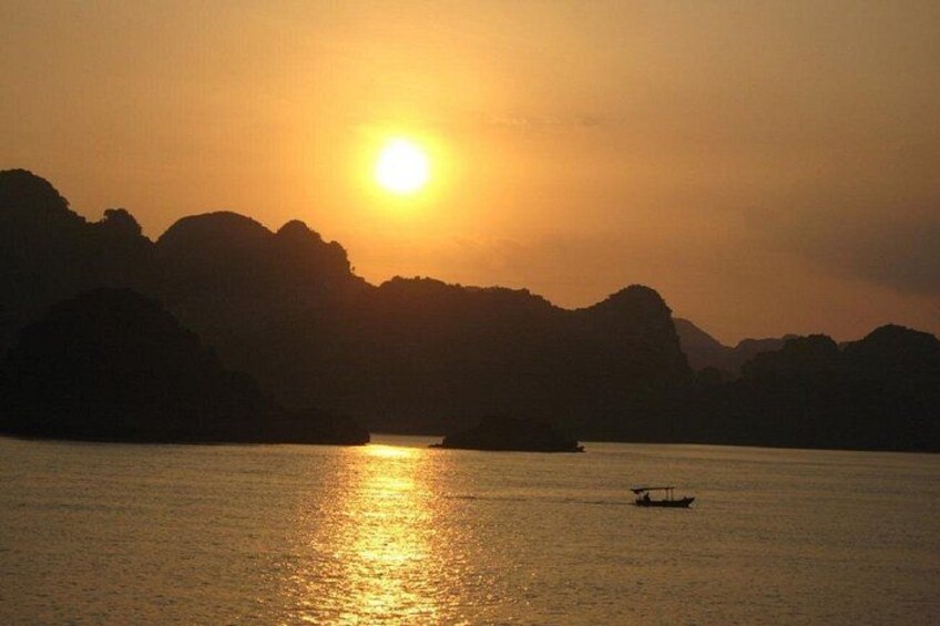 Halong Bay Lux Cruises 3