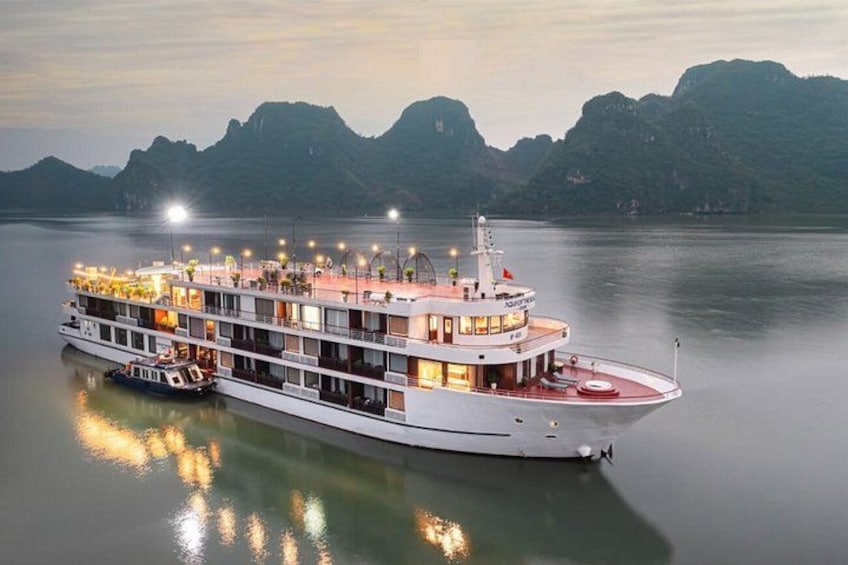 3 Day/2 Night Halong-Lan Ha Bay 5 Star Cruise with Balcony Cabin 2