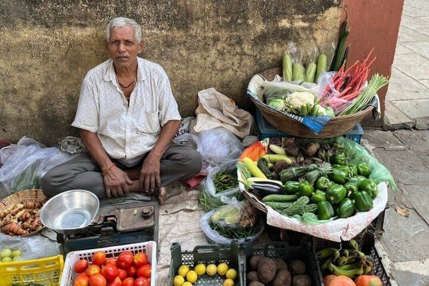 PRIVATE Mumbai Market Tour & Vegetarian Cooking Class with Shilpa 1