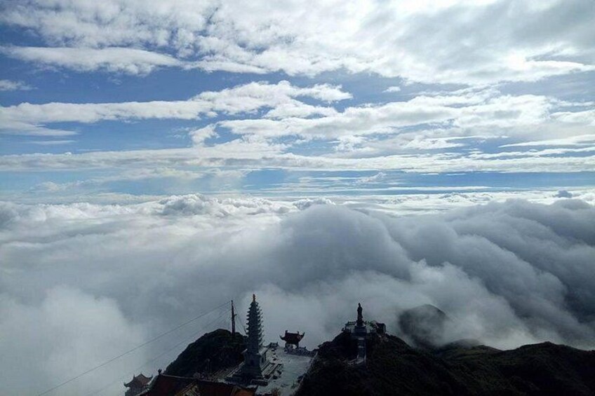 Cloudy sea on Fansipan mountain 3