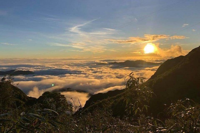 Sunrise on Fansipan peak 4