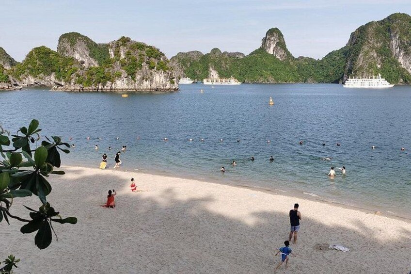 La Casta Daily Cruise - Luxury 5 Star Day Tour in Ha Long Bay 4
