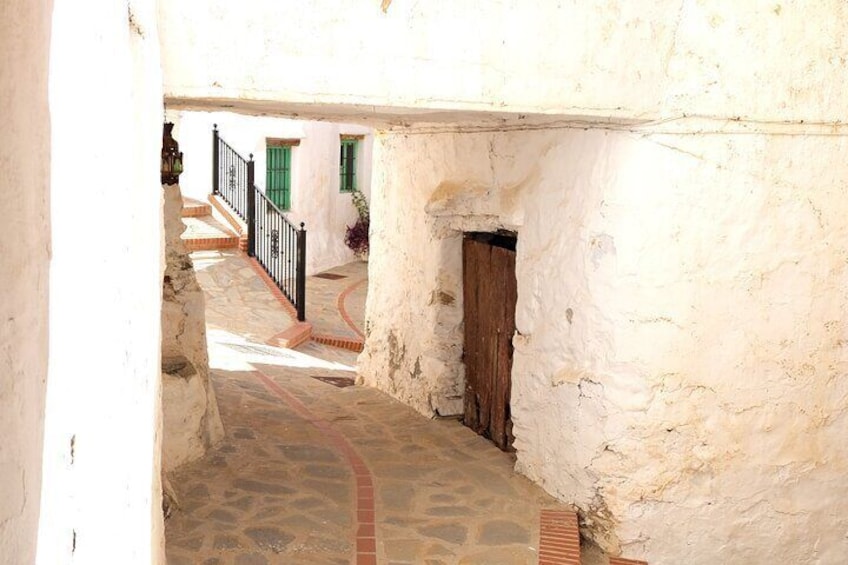 White Villages Tour in the Nerja area: Small-Group Tour and Lunch 3