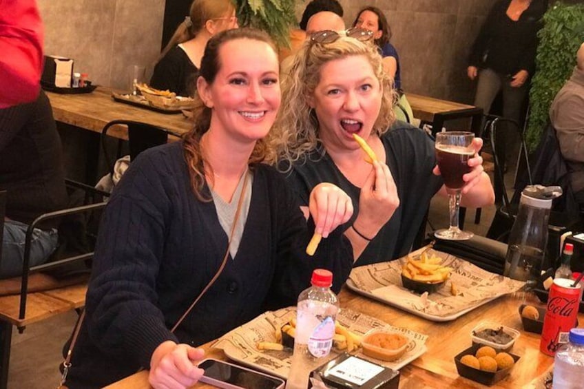 Food tasting & Historical walk 4